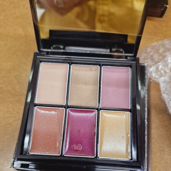 Mark. It Kit Trend Color Compact - Picture 2 of 7